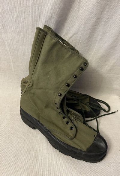 Jungle boots, large size