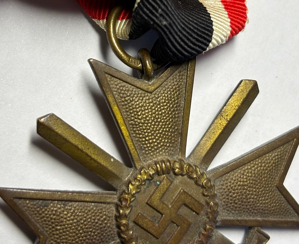 Duits Kriegsverdienstkreuz 2de klasse (KVK2) met zwaarden brons 133