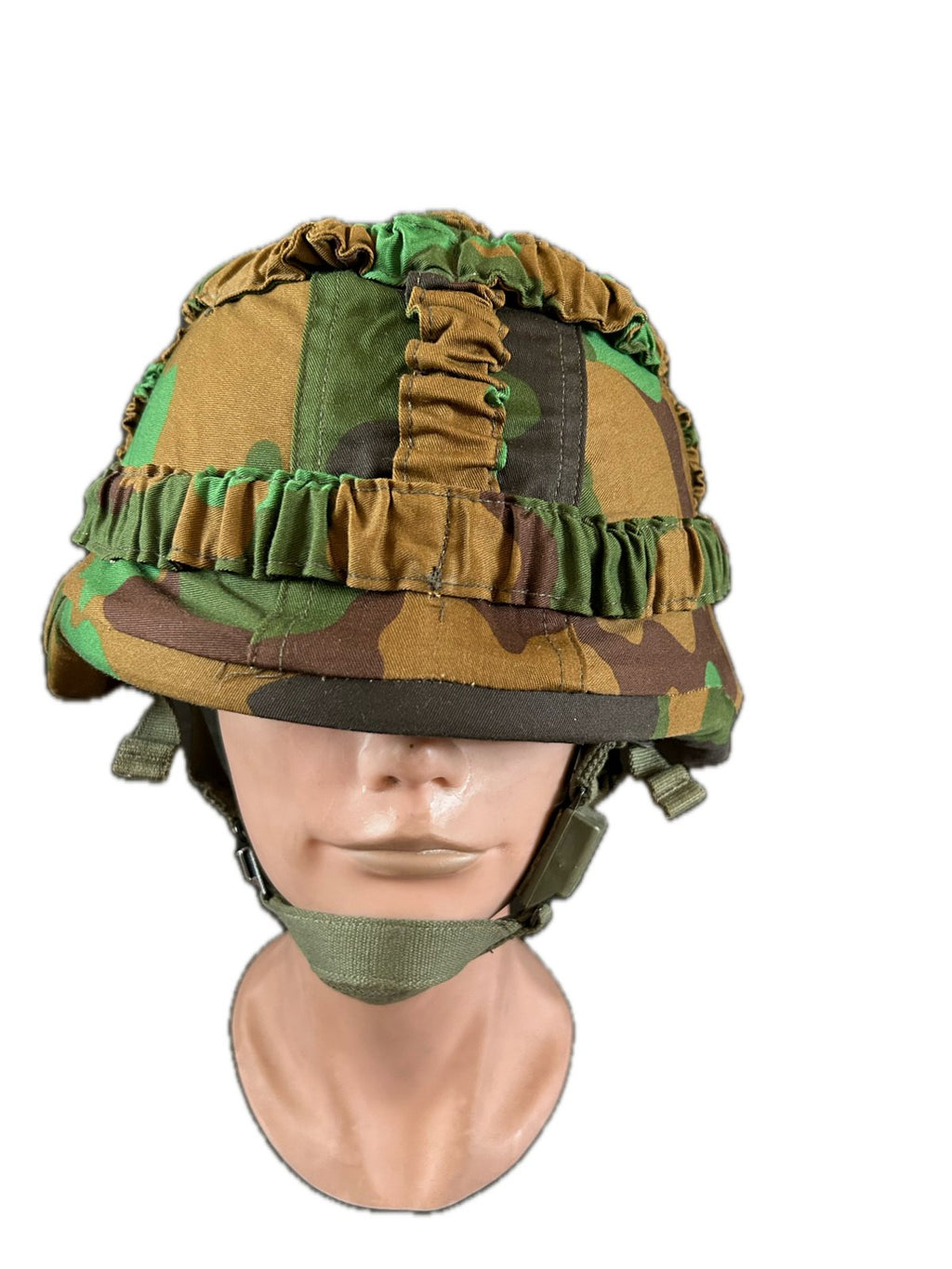 Kevlar helm met Jungle camouflage helmovertrek