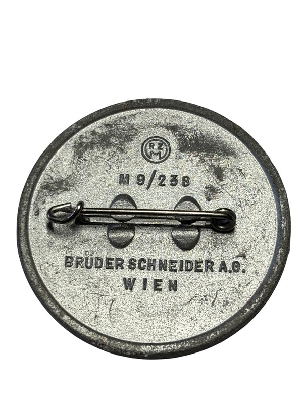 Reichsparteitag (RPT) badge 1939 RZM M9/238 hover image