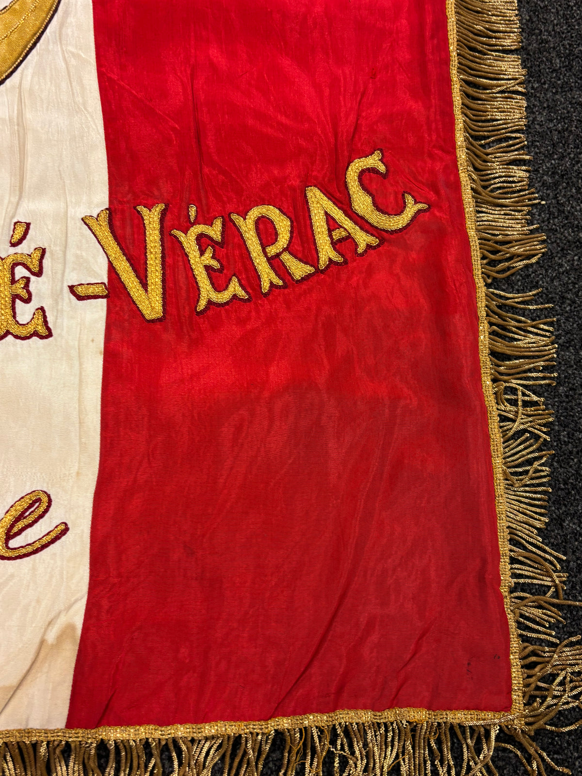 Zeldzame Frans zijden veteranenvaandel - Poilus d’Orient & T.O.E. - Couhé-Vérac, Vienne WW1