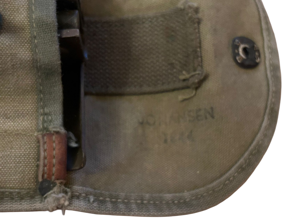 WW2 US M43 shovel with Carrier