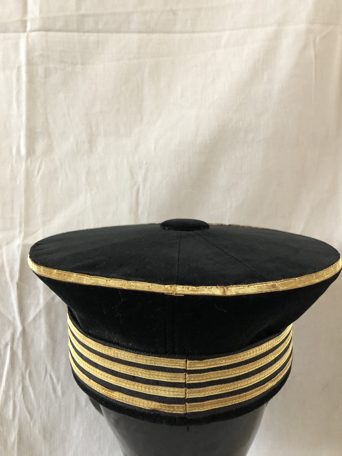 Hoofddeksel van een rechter