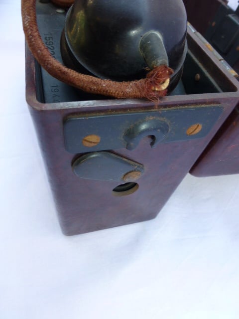 Bakelieten veldtelefoon