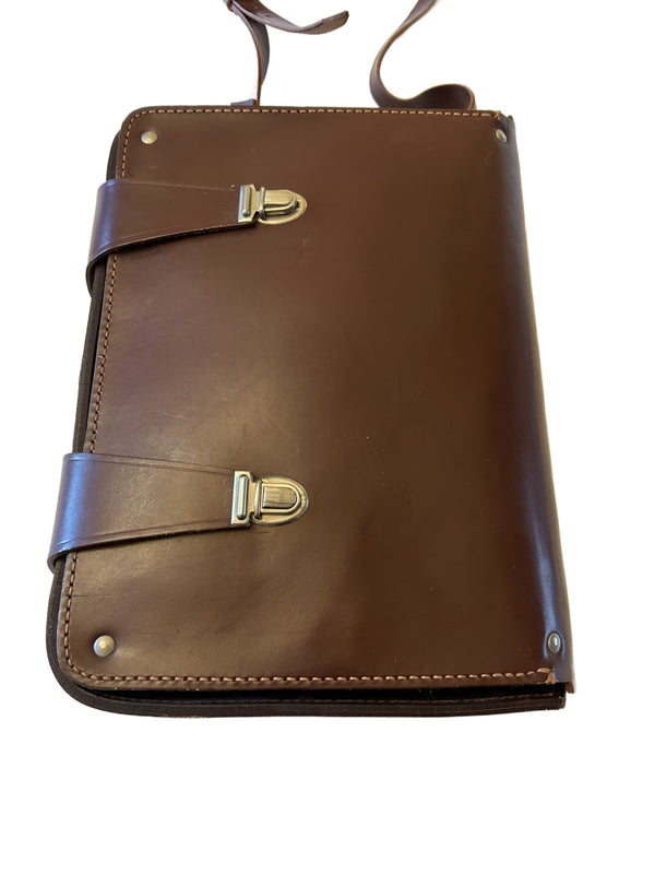 NVA Officier kaarten tas- Artillerie Waarnemer hover image