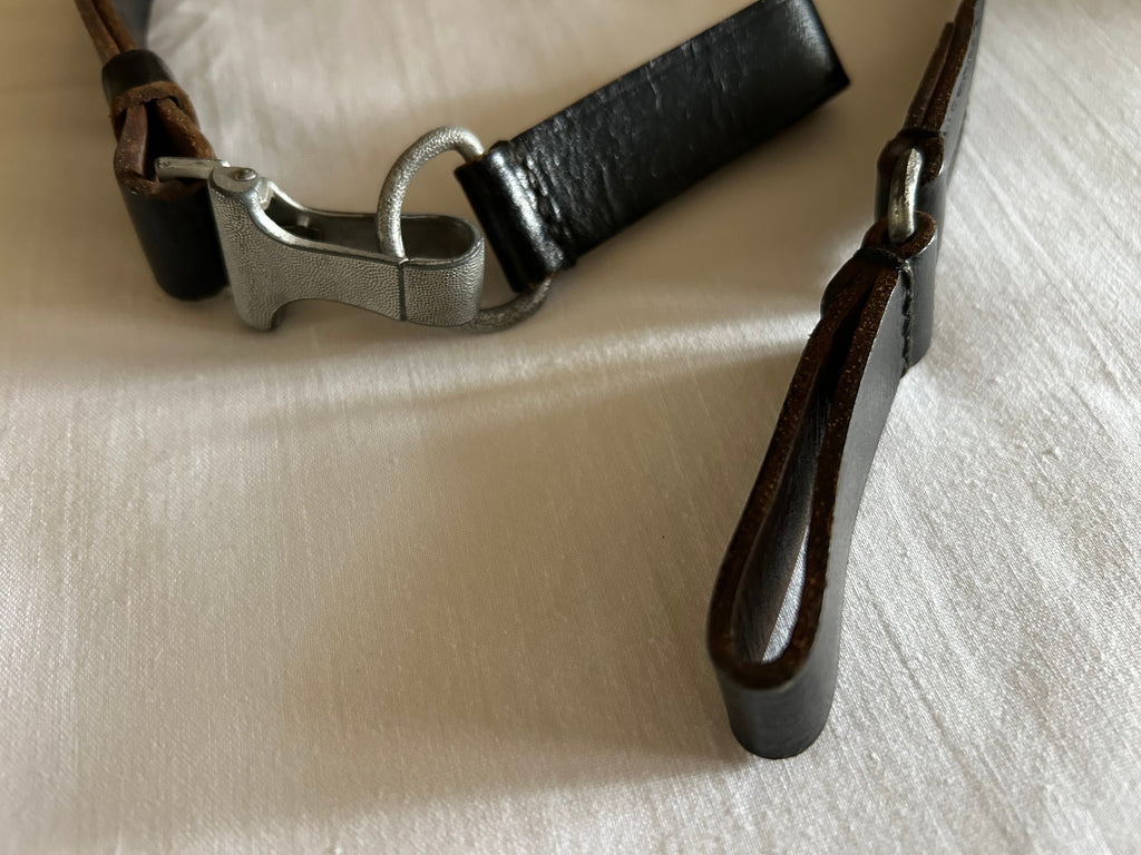 Zwart lederen HJ kruisriem wo2