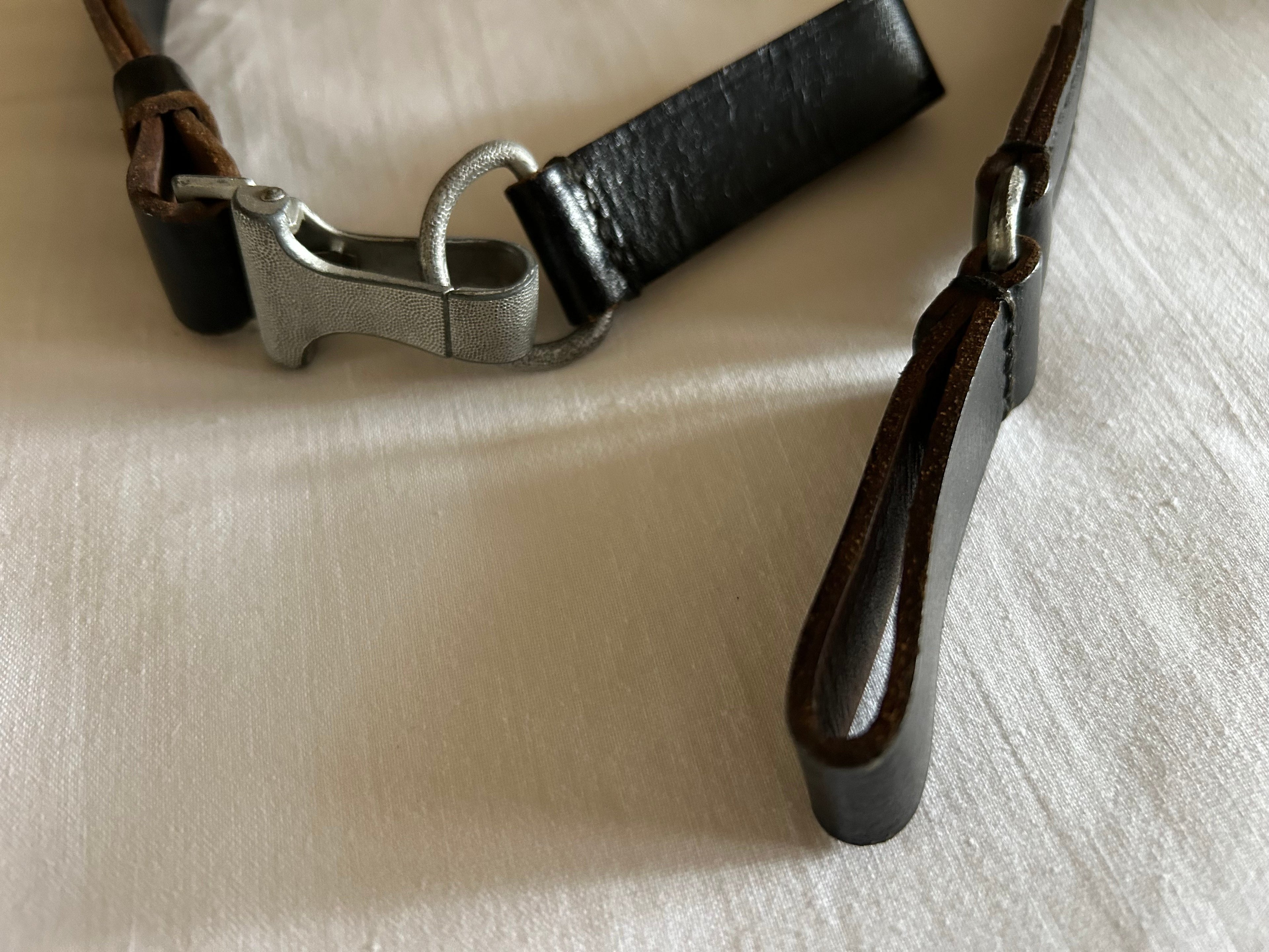 Zwart lederen HJ kruisriem wo2