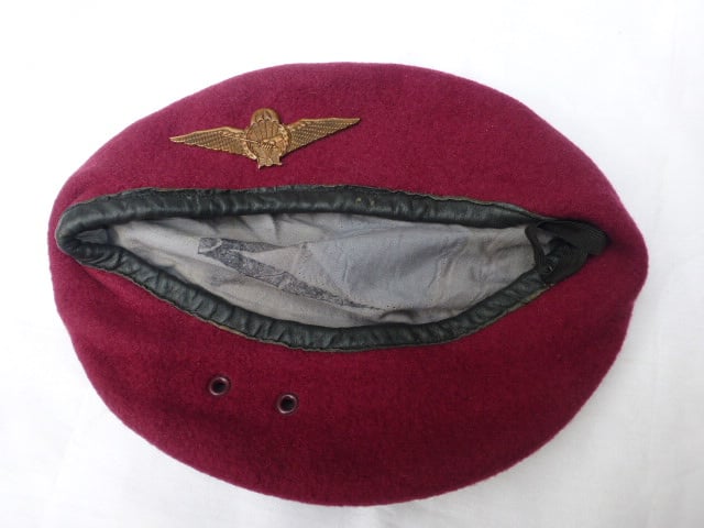 Para baret