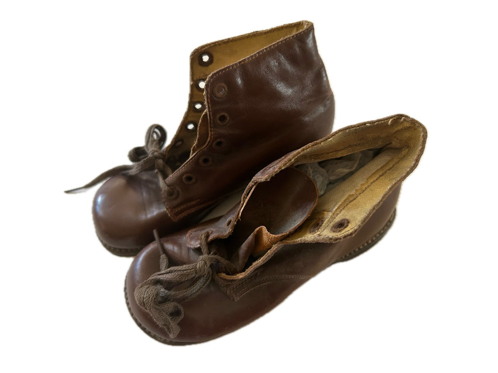 Bruin lederen kinder schoentjes uit de 30-40er jaren