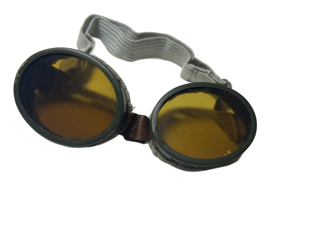 British dust goggle in metal can ww2