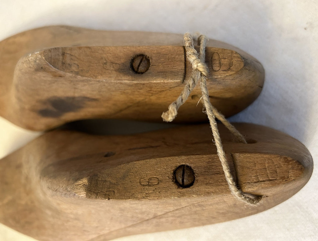 Houten  schoenenmal  50-60er jaren