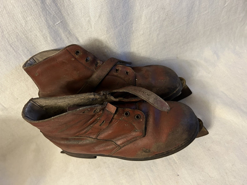 Schaatsen uit de 40er jaren