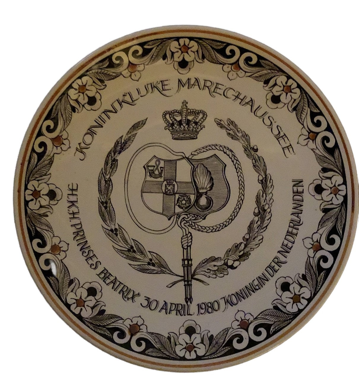Wandbord H.K.H. Prinses Beatrix  30 april 1980