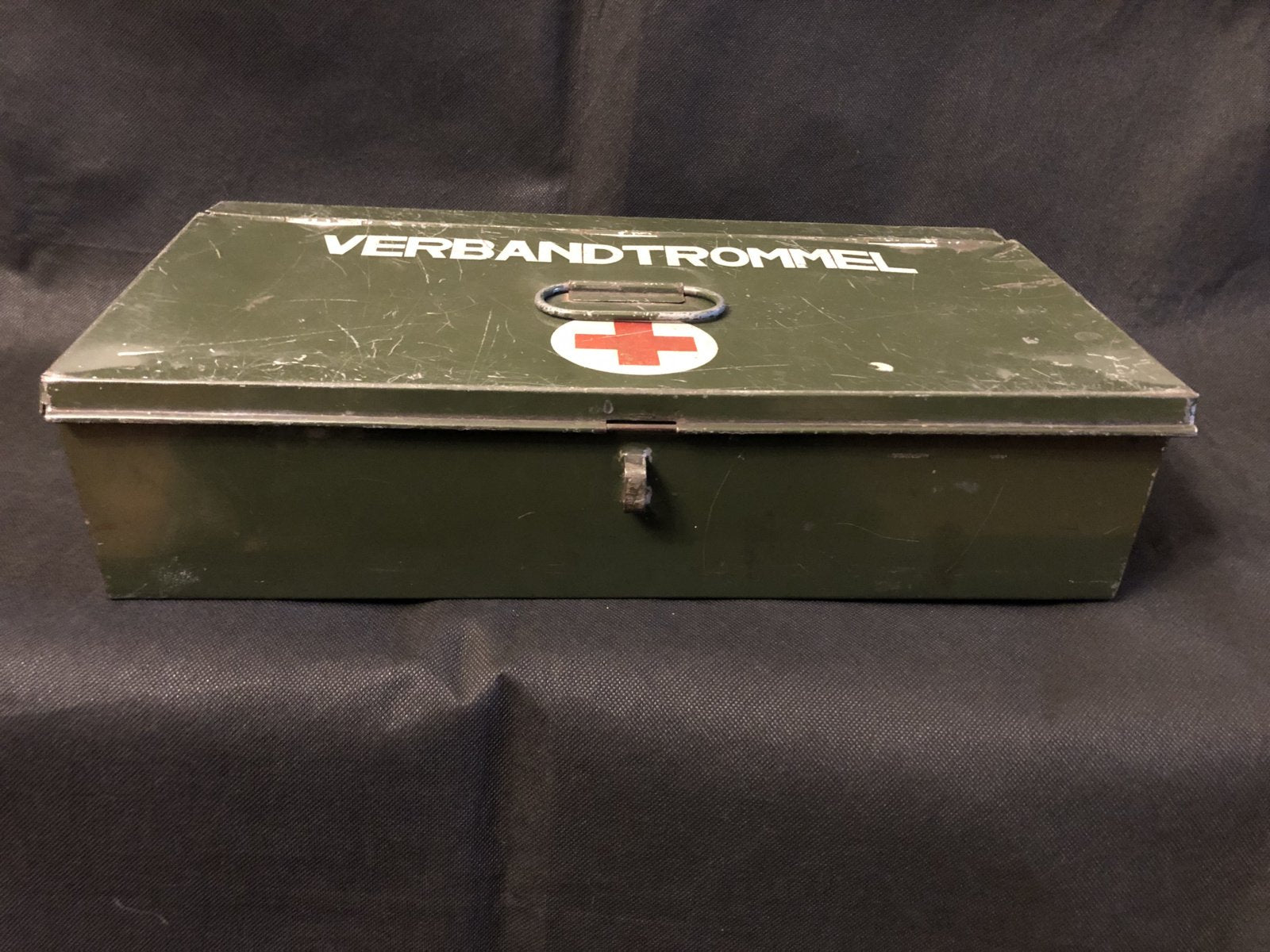 Verbandtrommel Nederlandsche Roode kruis uit de 30-40er jaren