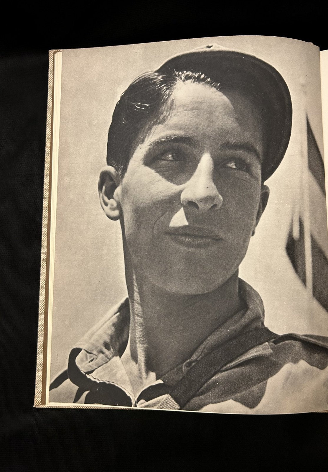 Boek Wij werden geroepen, 7 December Divisie