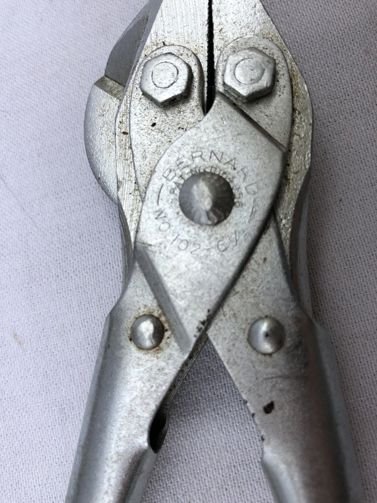 Kniptang met foudraal