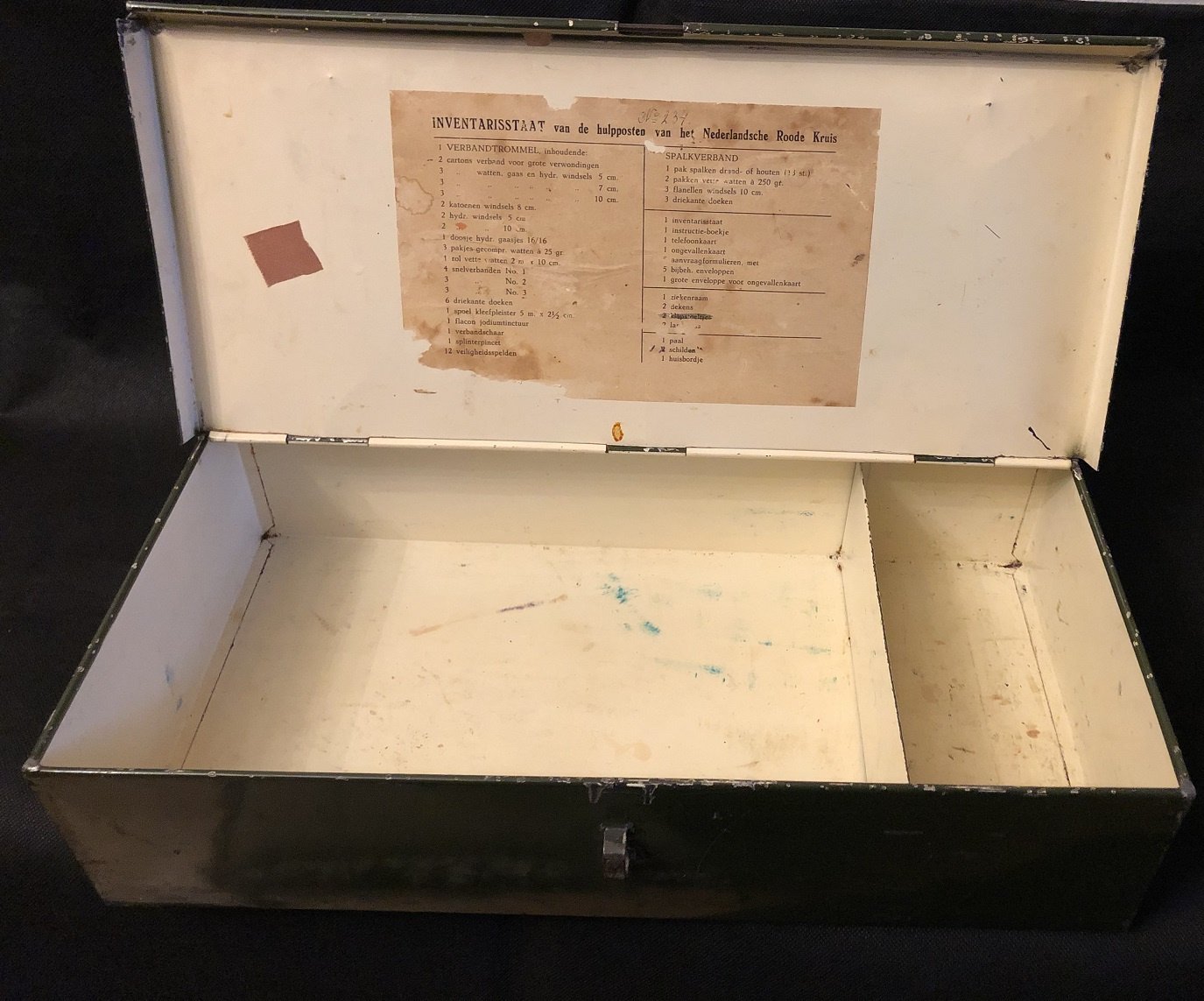 Verbandtrommel Nederlandsche Roode kruis uit de 30-40er jaren