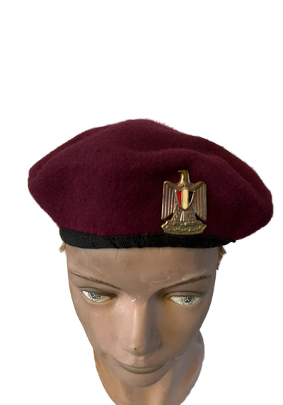 Egyptische Army Airborne Maroon baret