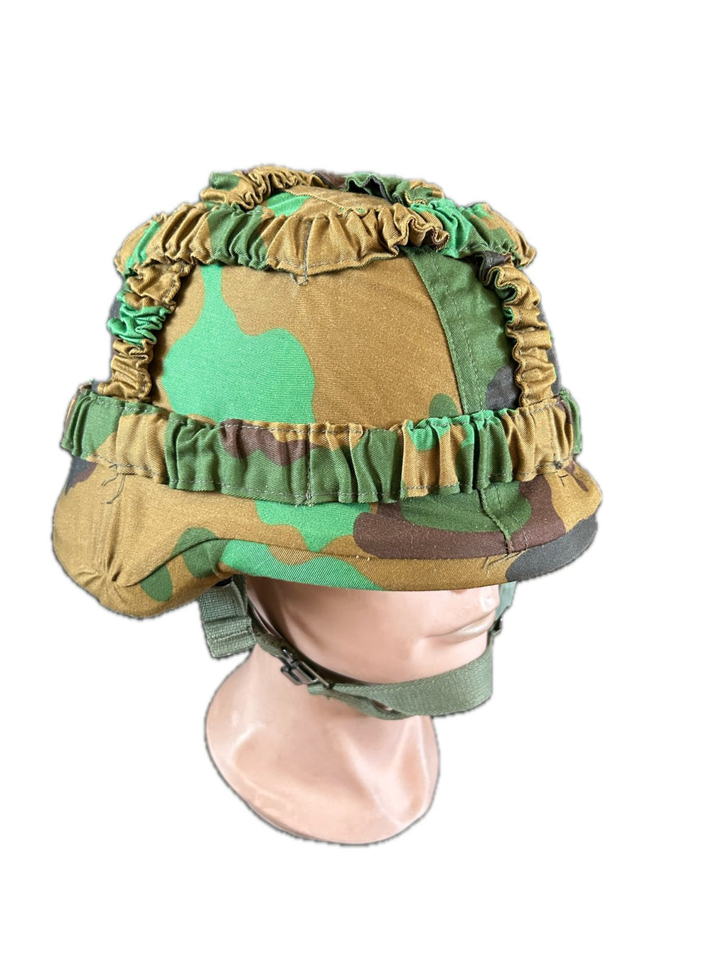 Kevlar helm met Jungle camouflage helmovertrek