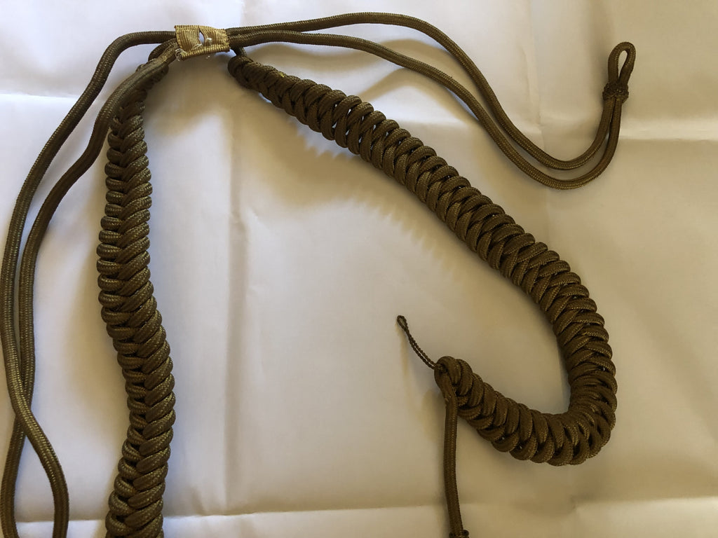 Goud kleurige Fouragere  omstreeks 1900