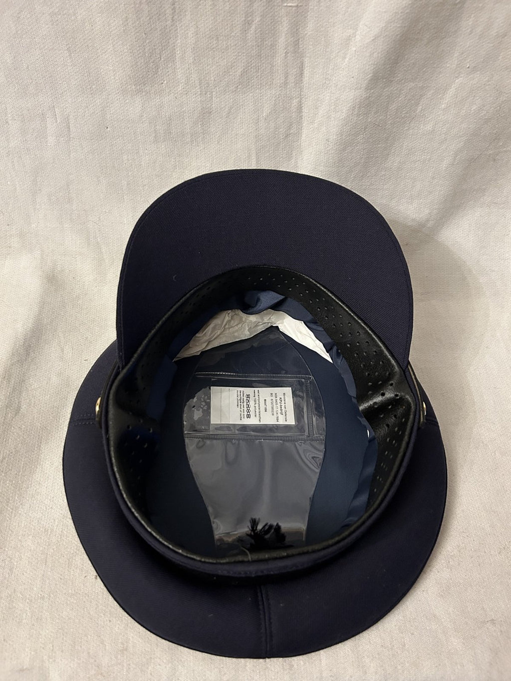 KLU pet onder Officier