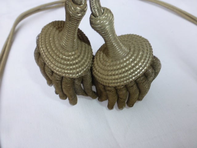 Vangsnoer met 2 zilver kleurige kwasten