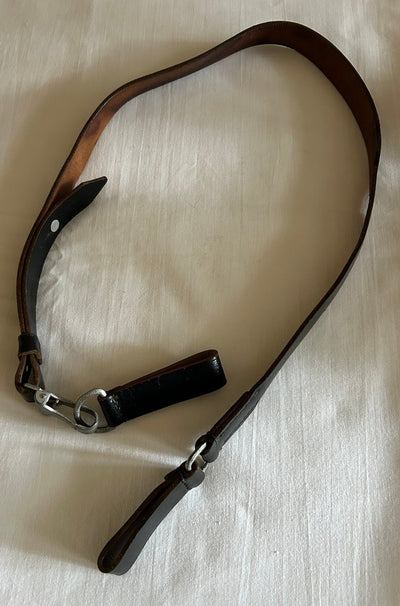 Ceinture croisée HJ en cuir noir de la Seconde Guerre mondiale