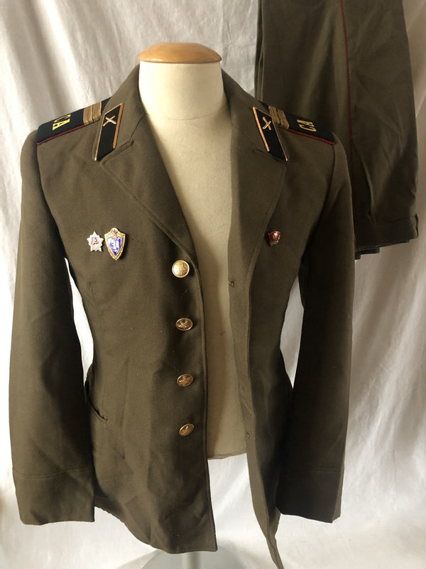 Sovjet Unie uniform (jas en broek) hover image