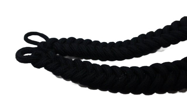 Zwart koord voor op de borst van de rouwmantel