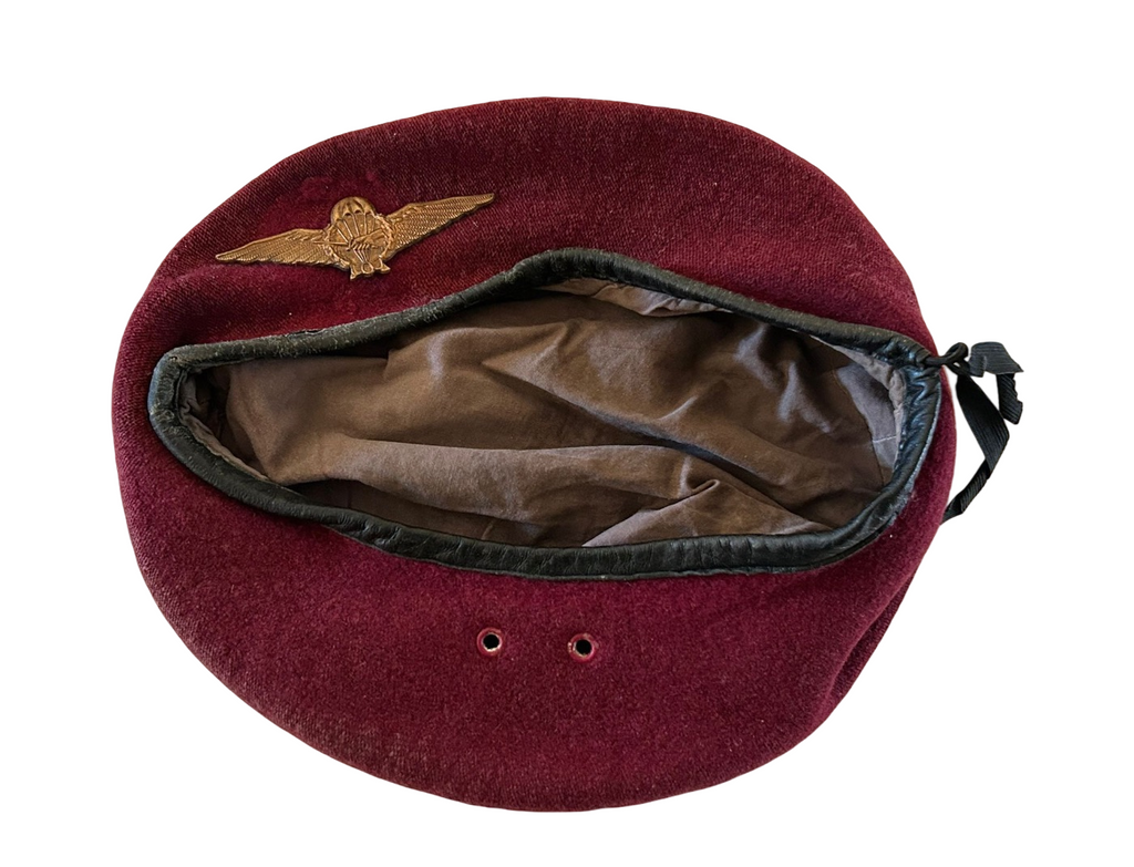 Red beret KNIL (reunion production)