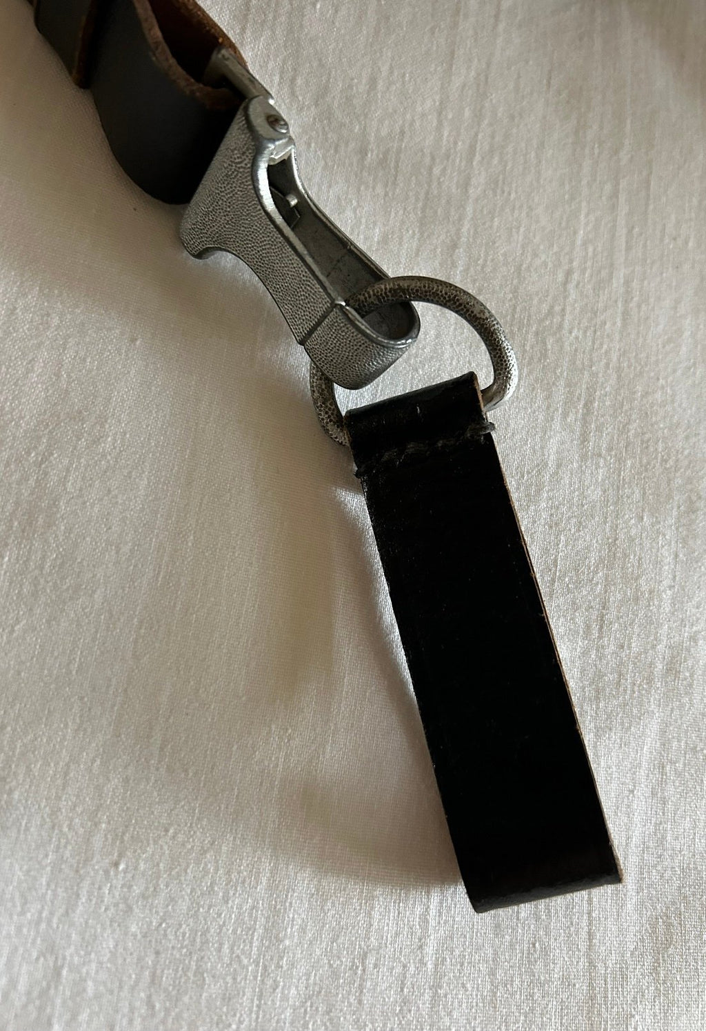 Zwart lederen HJ kruisriem wo2