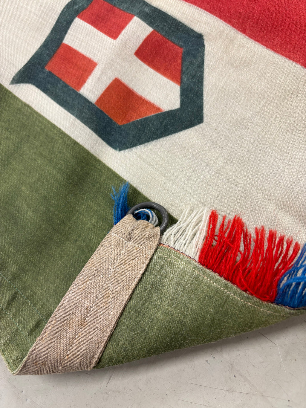 Uniek zeldzaam WO1 handgeschilderd herdenkingsvaandel linnen 2 x 2,15 M