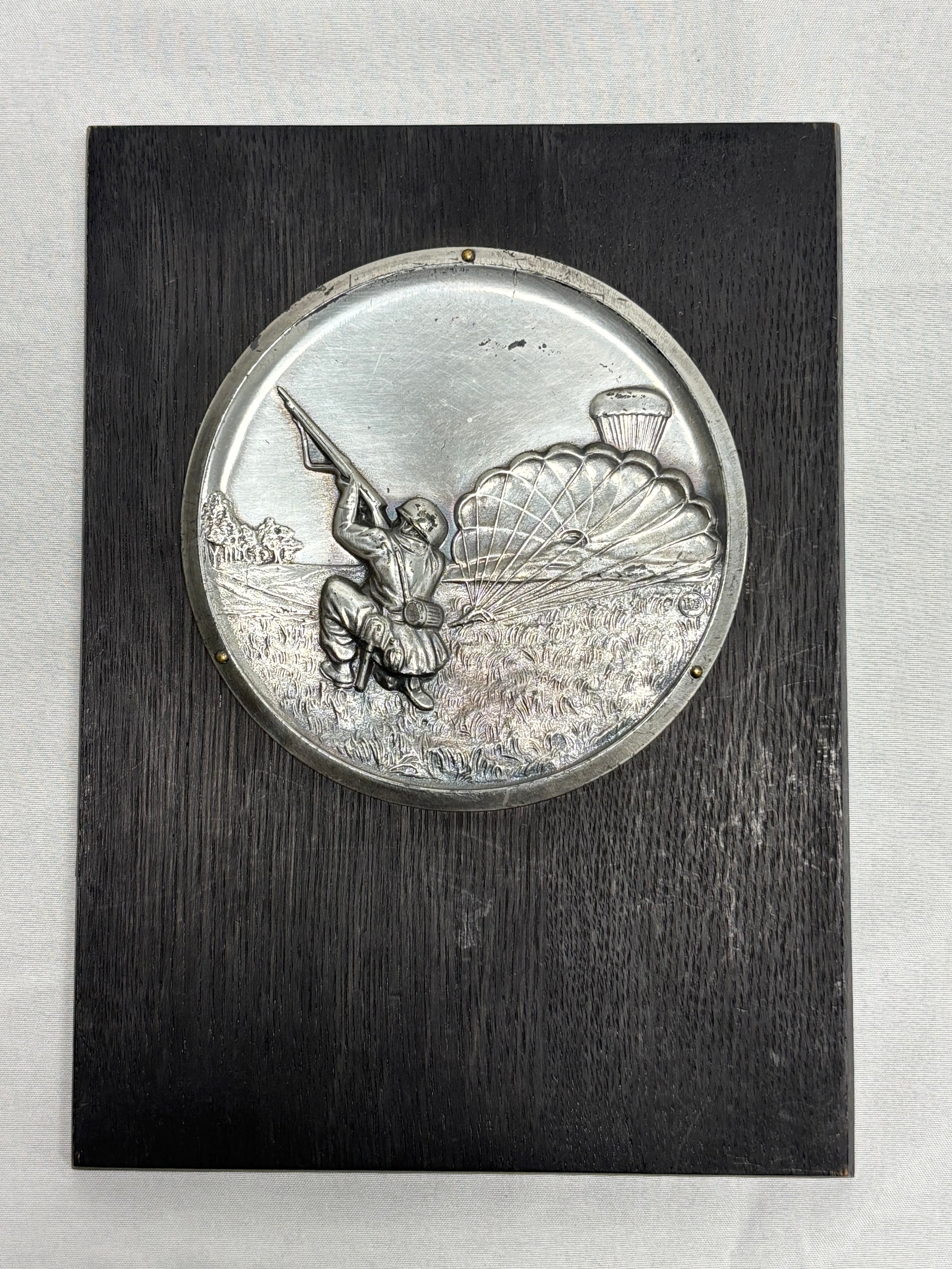 Originele Duitse WW2 Fallschirmjäger wandplaquette