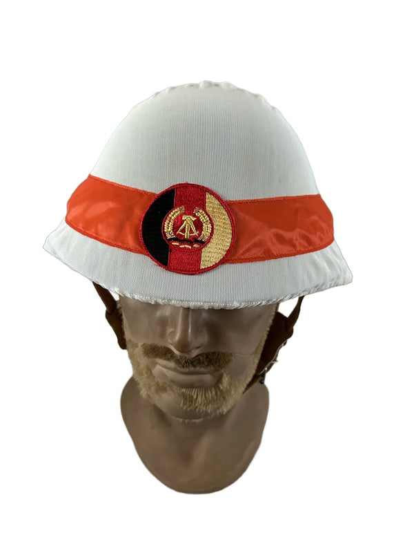 DDR Vopo helm met helmovertrek hover image