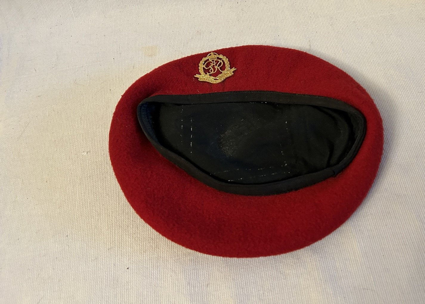 Engelse Militaire Politie baret