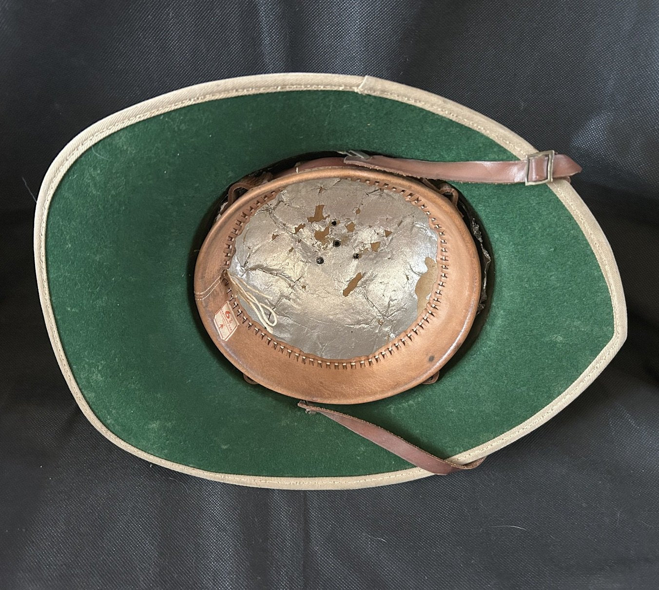 British pith helmet 1942