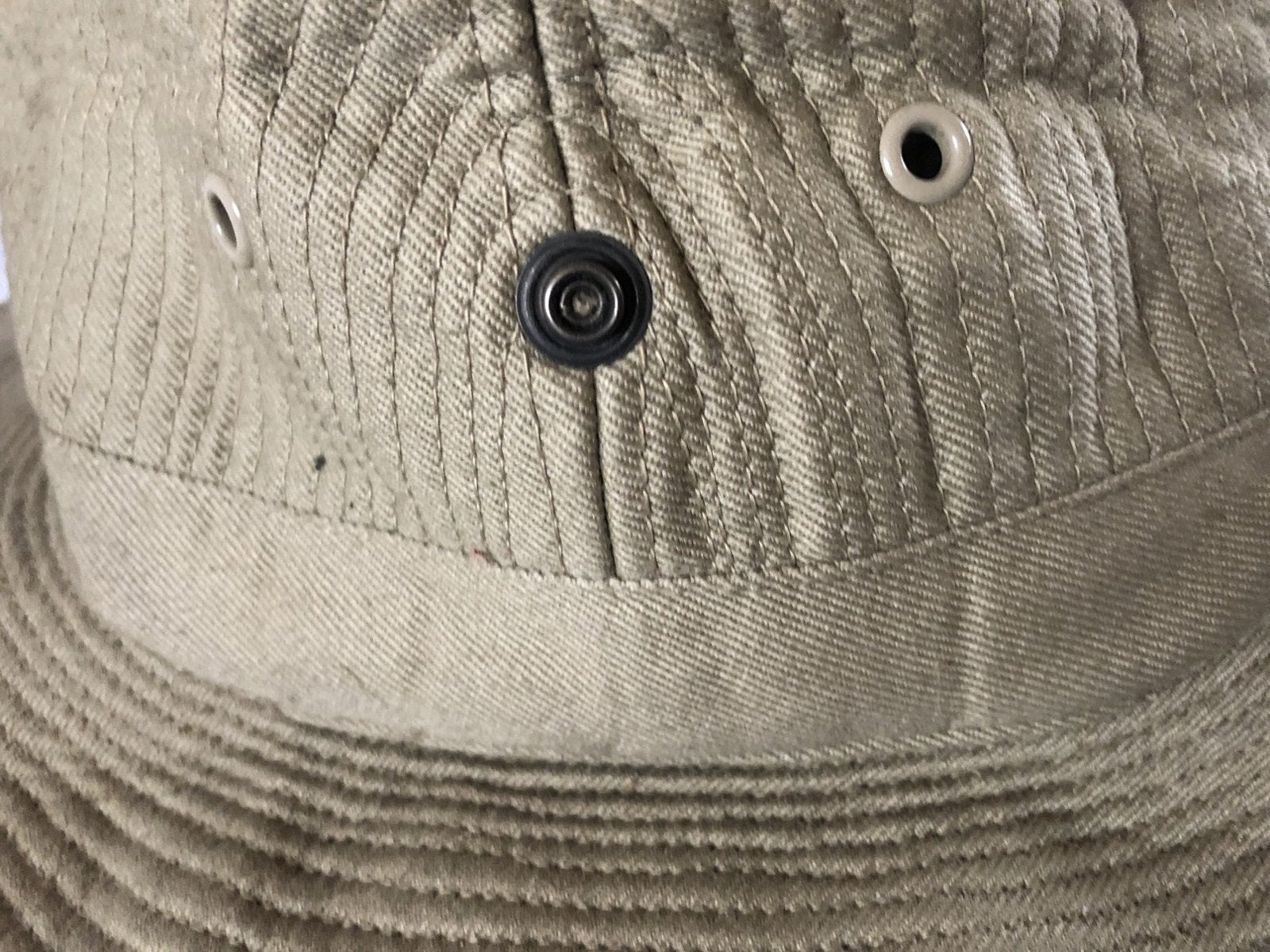 Chapeau kahki , uit de 60er jaren