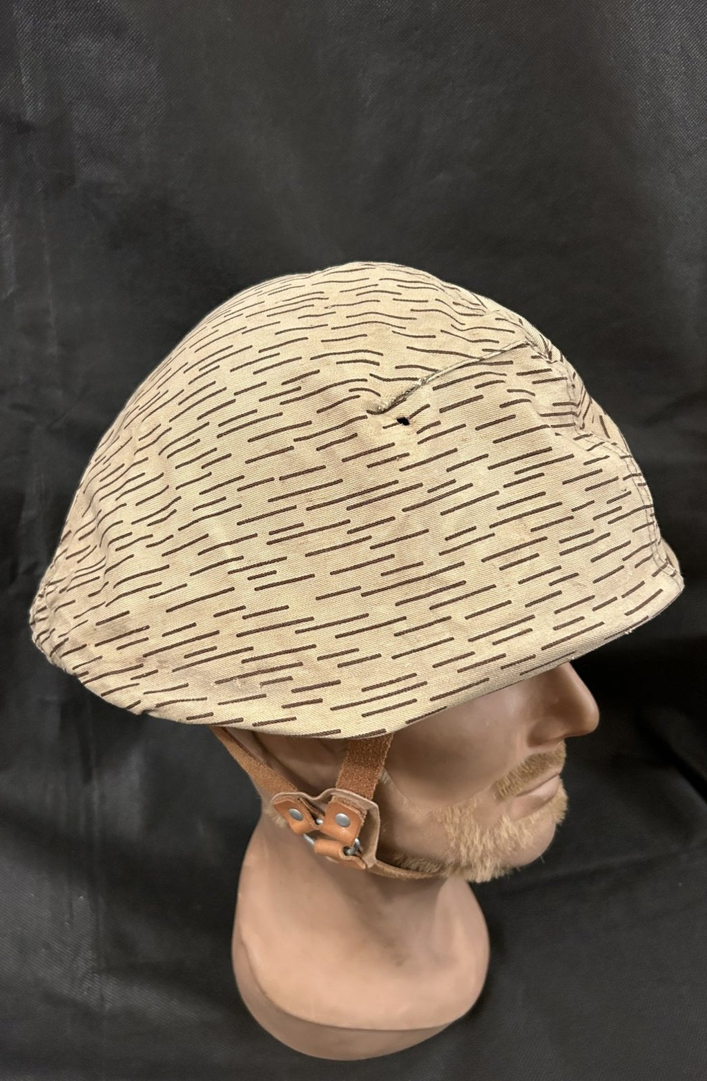 NVA 1ste type Strichtarn helm overtrek