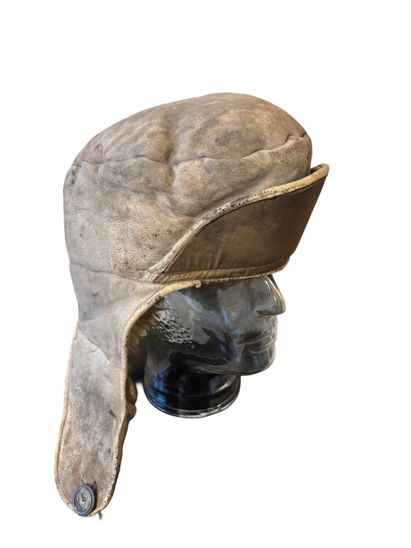 Officier de chapeau d'hiver de la Luftwaffe allemande WW2 hover image