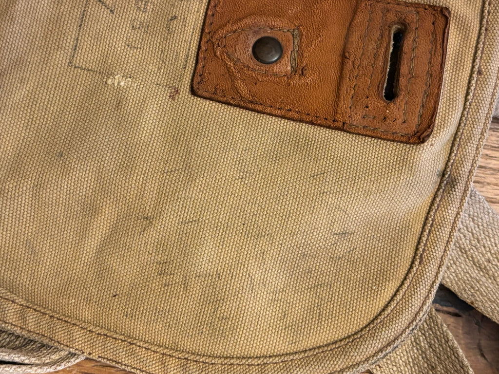 ANP Franse gasmaskertas met masker en filter WO2 1939