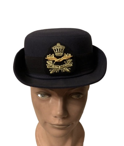 Dames hoedje Koninklijke Luchtmacht onder Officier