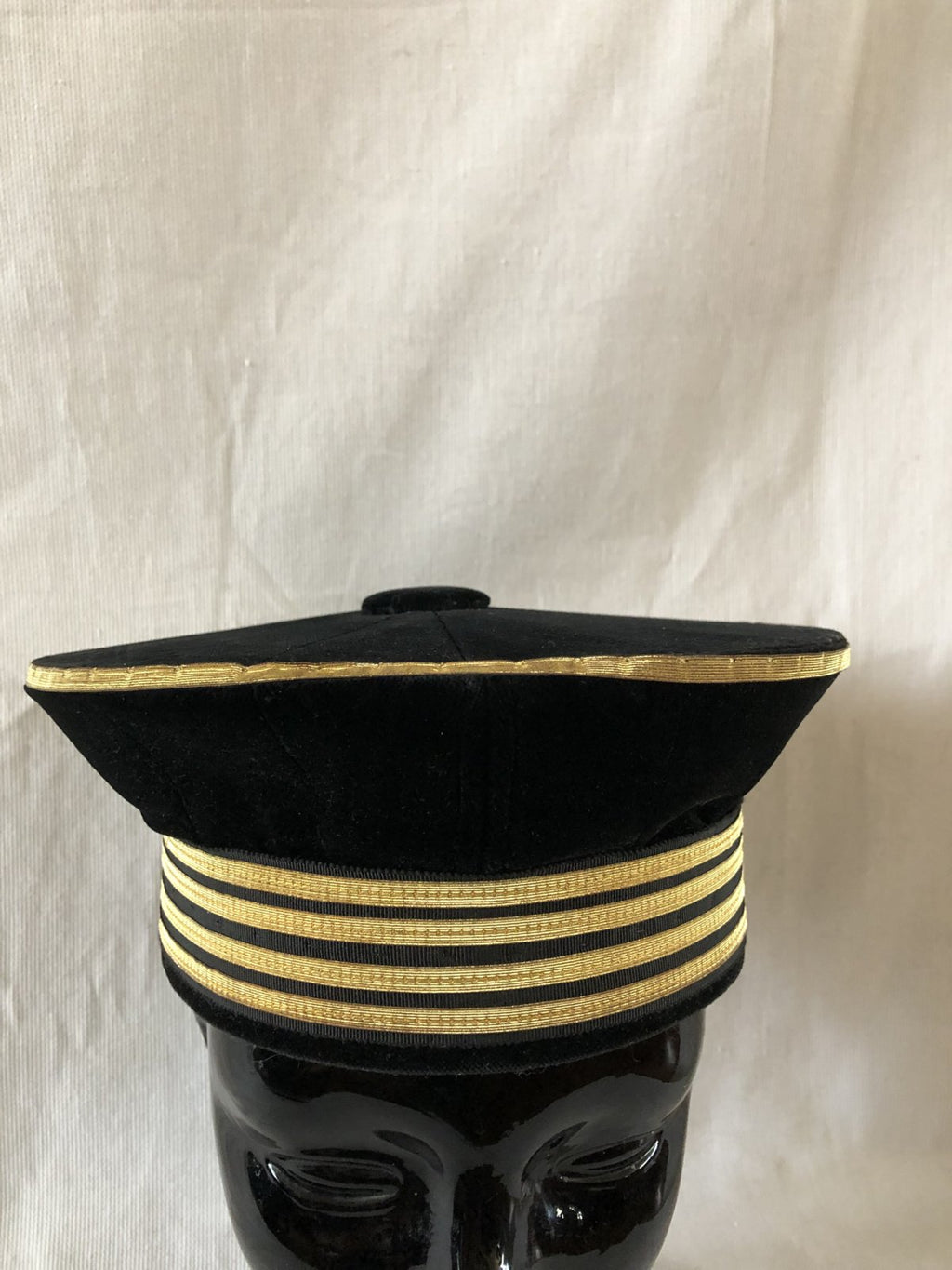 Hoofddeksel van een rechter