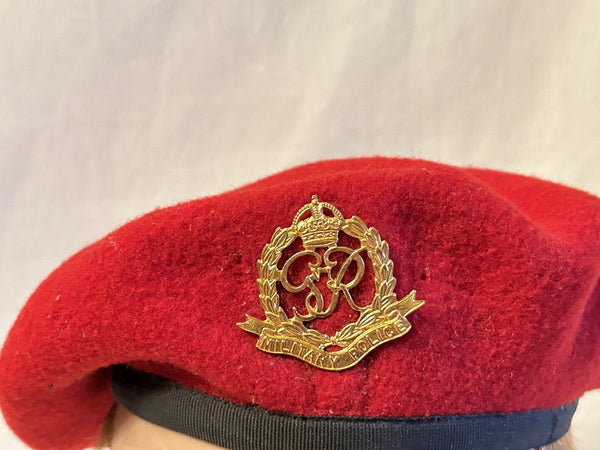 Engelse Militaire Politie baret hover image