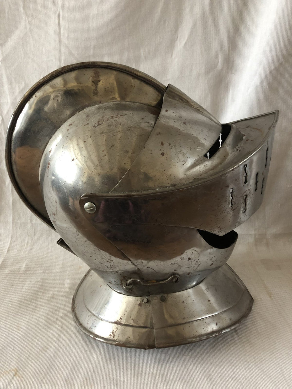 Helm Ridder Vintage ridderhelm / burgonet jaren 50 – Hasenbos Militaria
