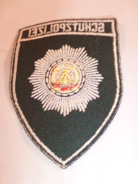 Schutzpolizei machinaal geborduurd  mouwembleem hover image