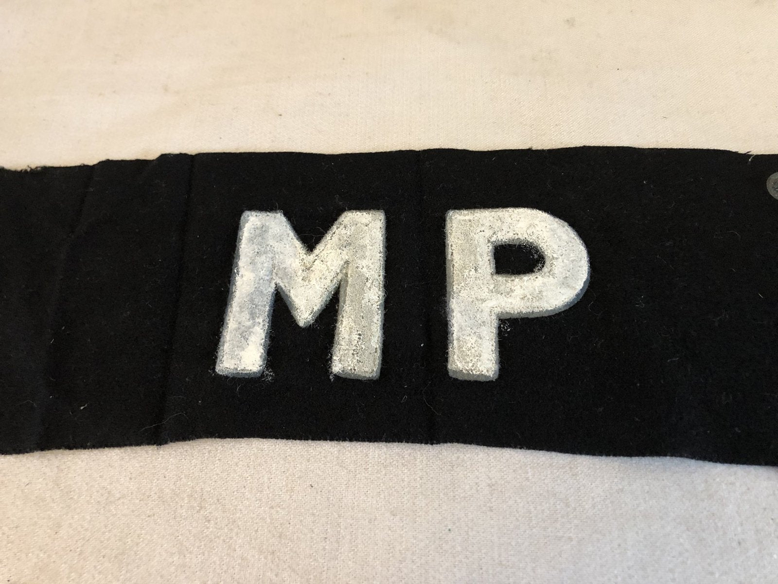 MP armband