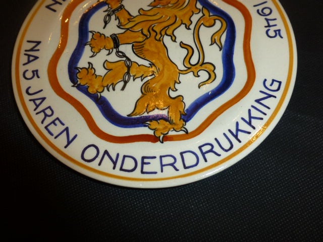 Nederland vrij 5 mei 1945 Herinneringsbord