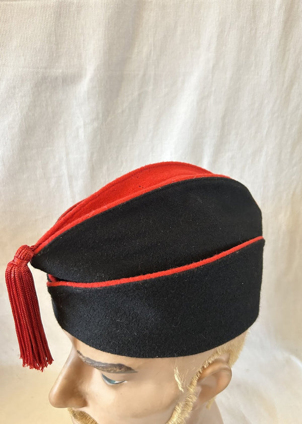 Béret d'artillerie français des années 1950 hover image