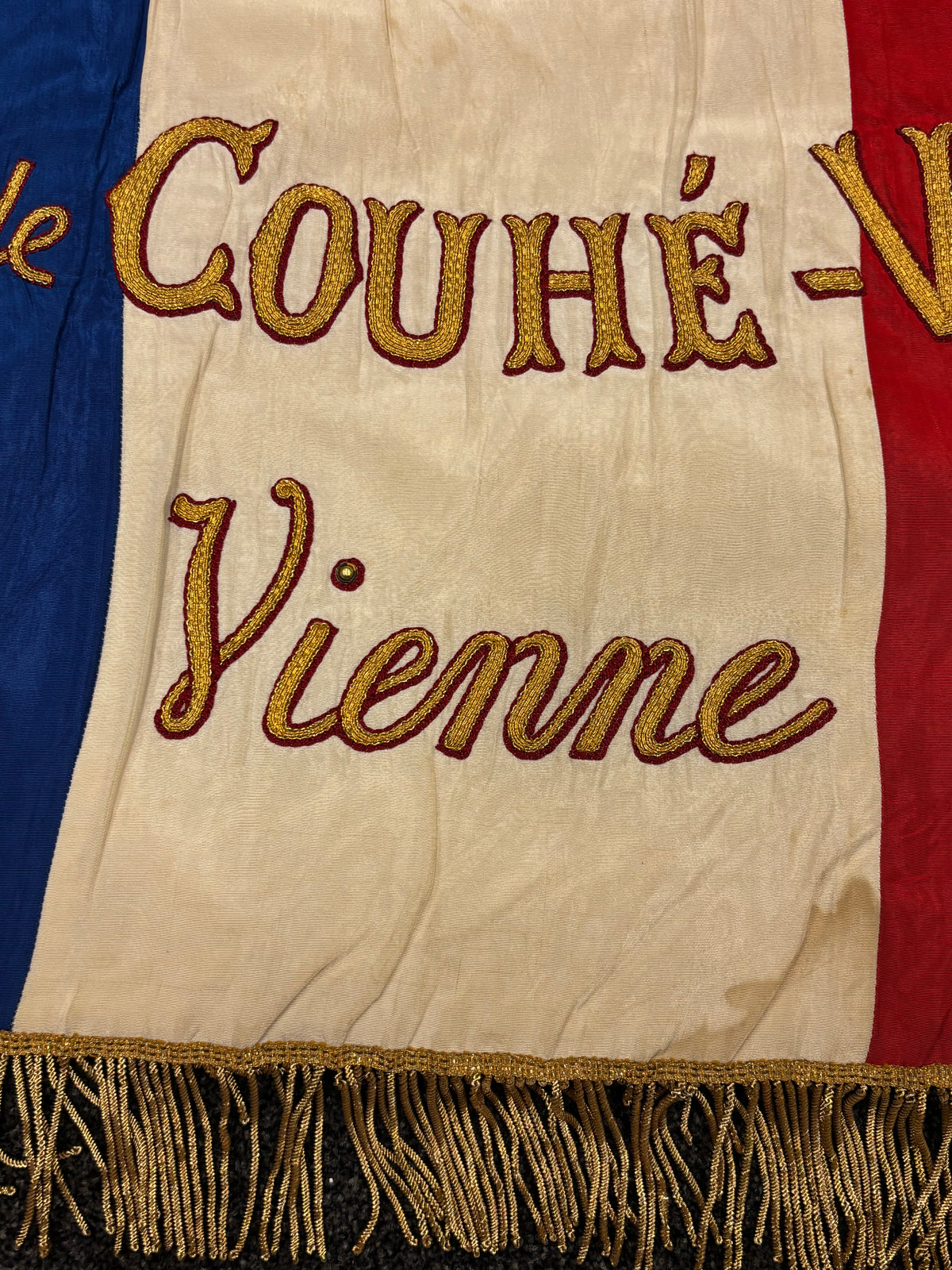Zeldzame Frans zijden veteranenvaandel - Poilus d’Orient & T.O.E. - Couhé-Vérac, Vienne WW1