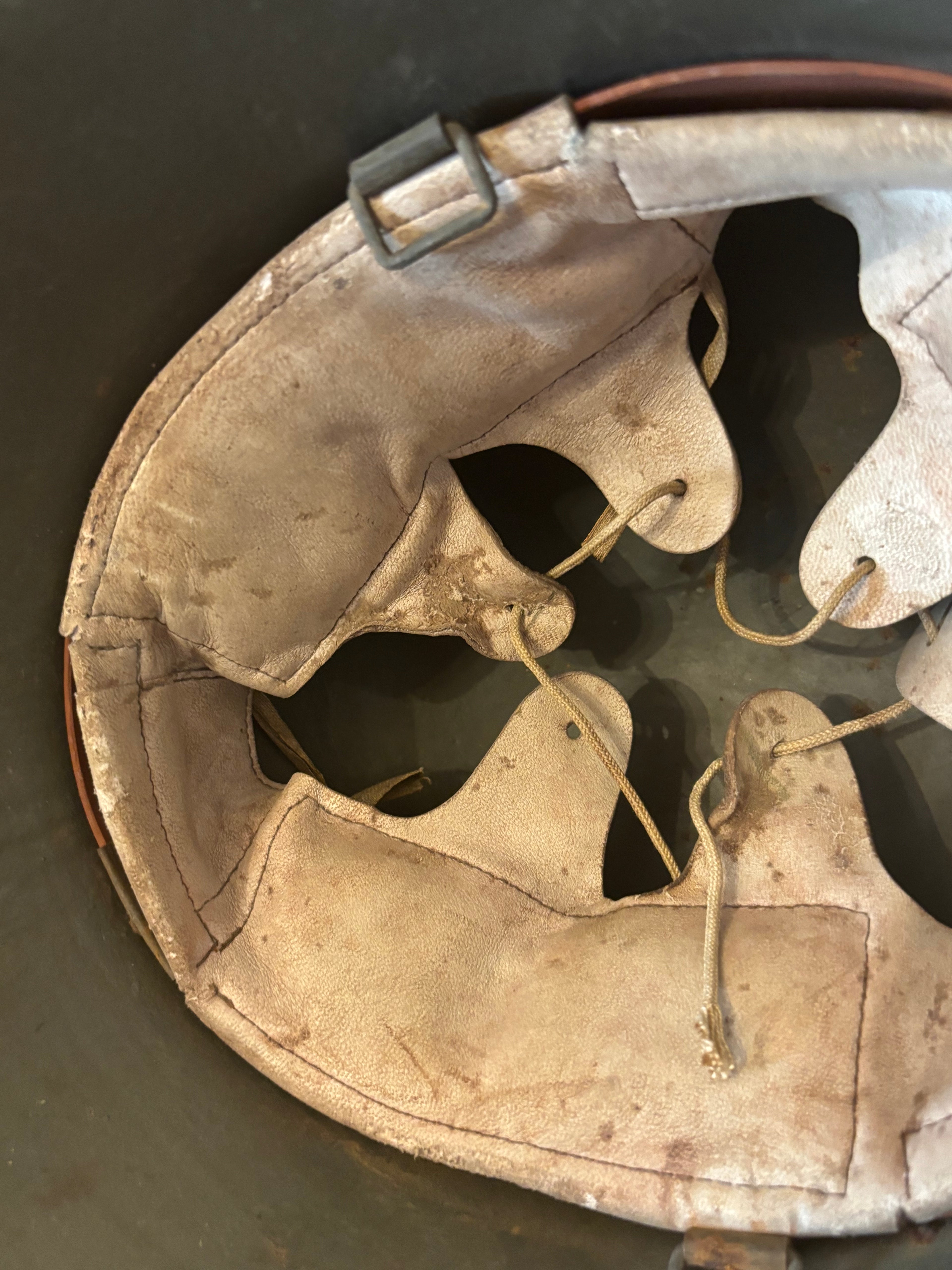 Duitse stahlhelm M17 WW1 - TJ66 - Zeldzaam binnenwerk